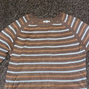 Cozy women’s Easel sweater✨ great condition, smoke free home. Never worn!